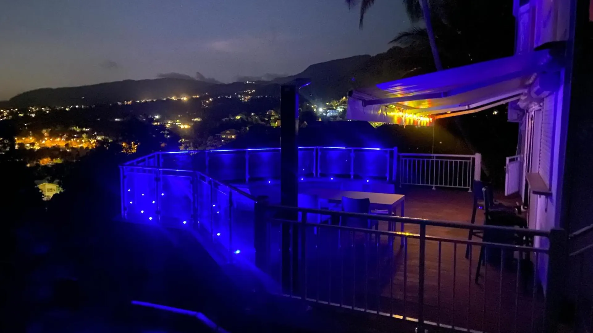 Bel Appartement Avec Piscine Privee Et Vue Exceptionnelle Gourbeyre 0*,  Guadeloupe