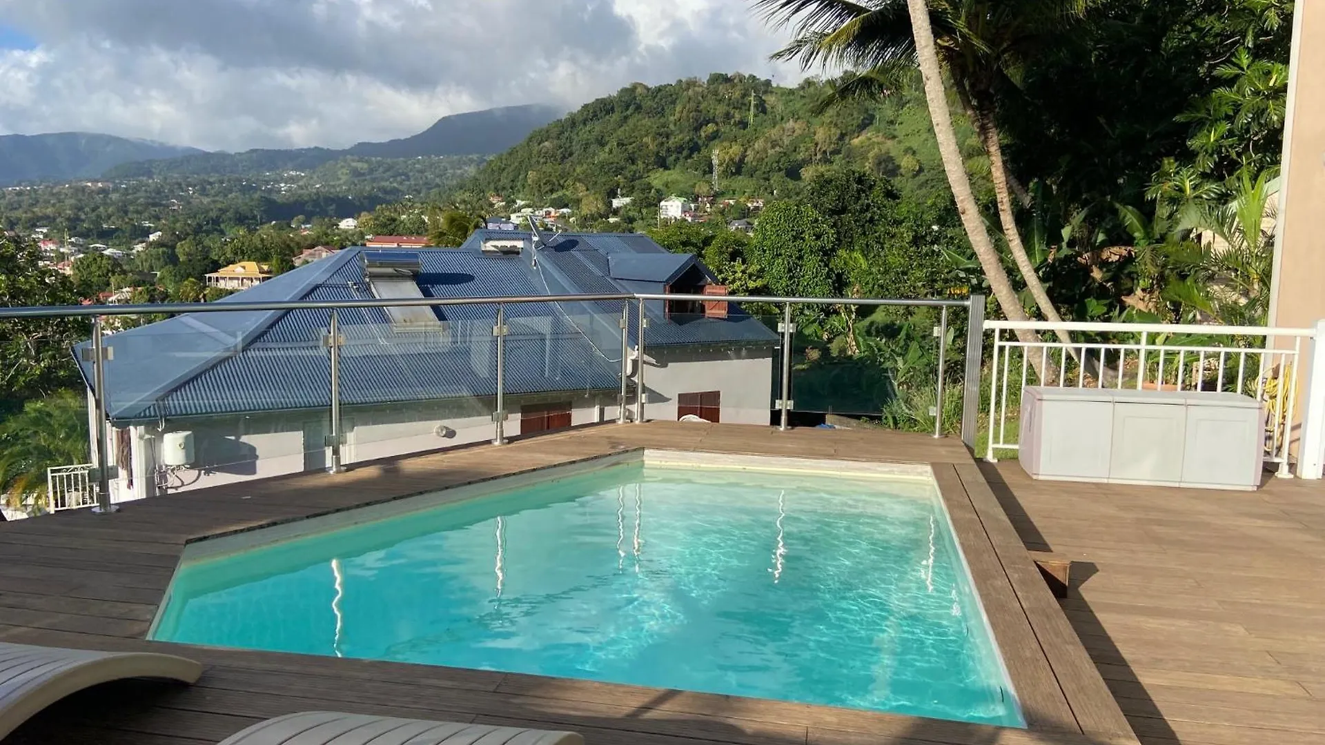 Bel Appartement Avec Piscine Privee Et Vue Exceptionnelle Gourbeyre