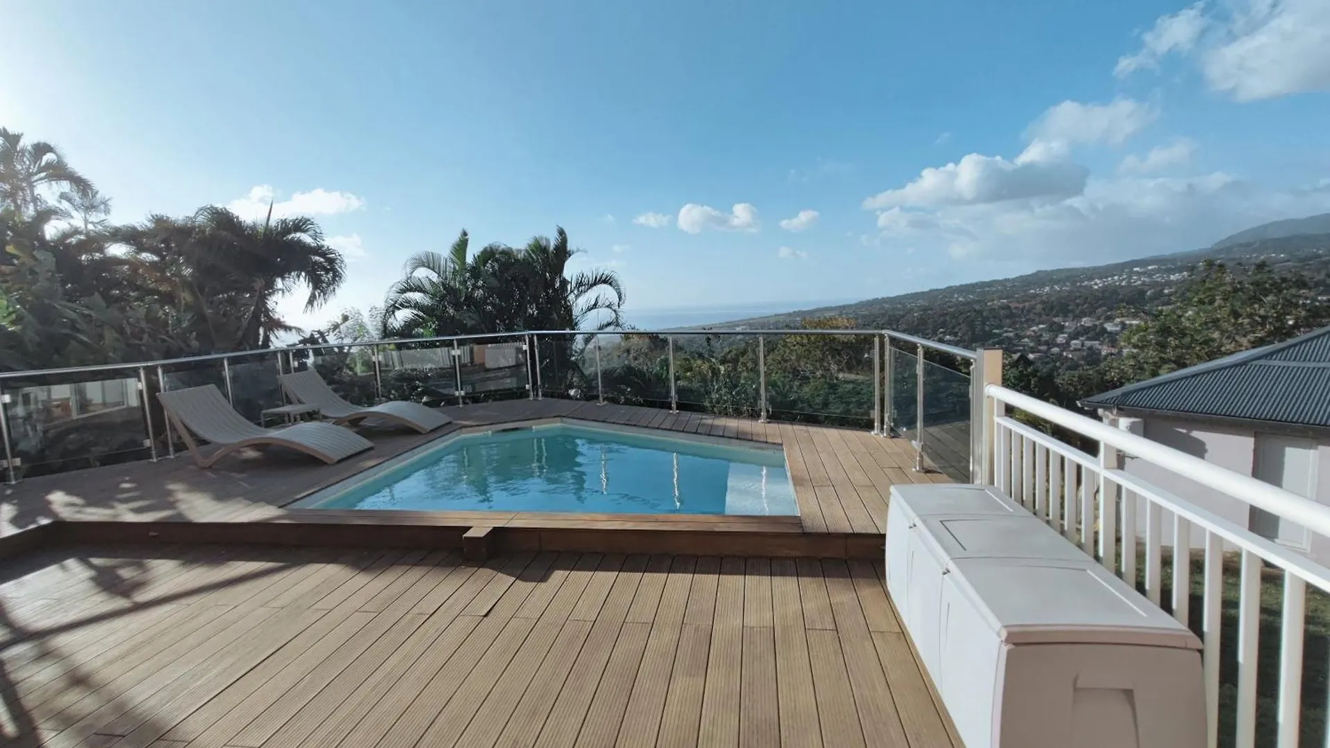 Bel Appartement Avec Piscine Privee Et Vue Exceptionnelle Gourbeyre Daire